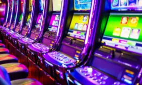 UK halts relaxation of slot machine arcade regulations